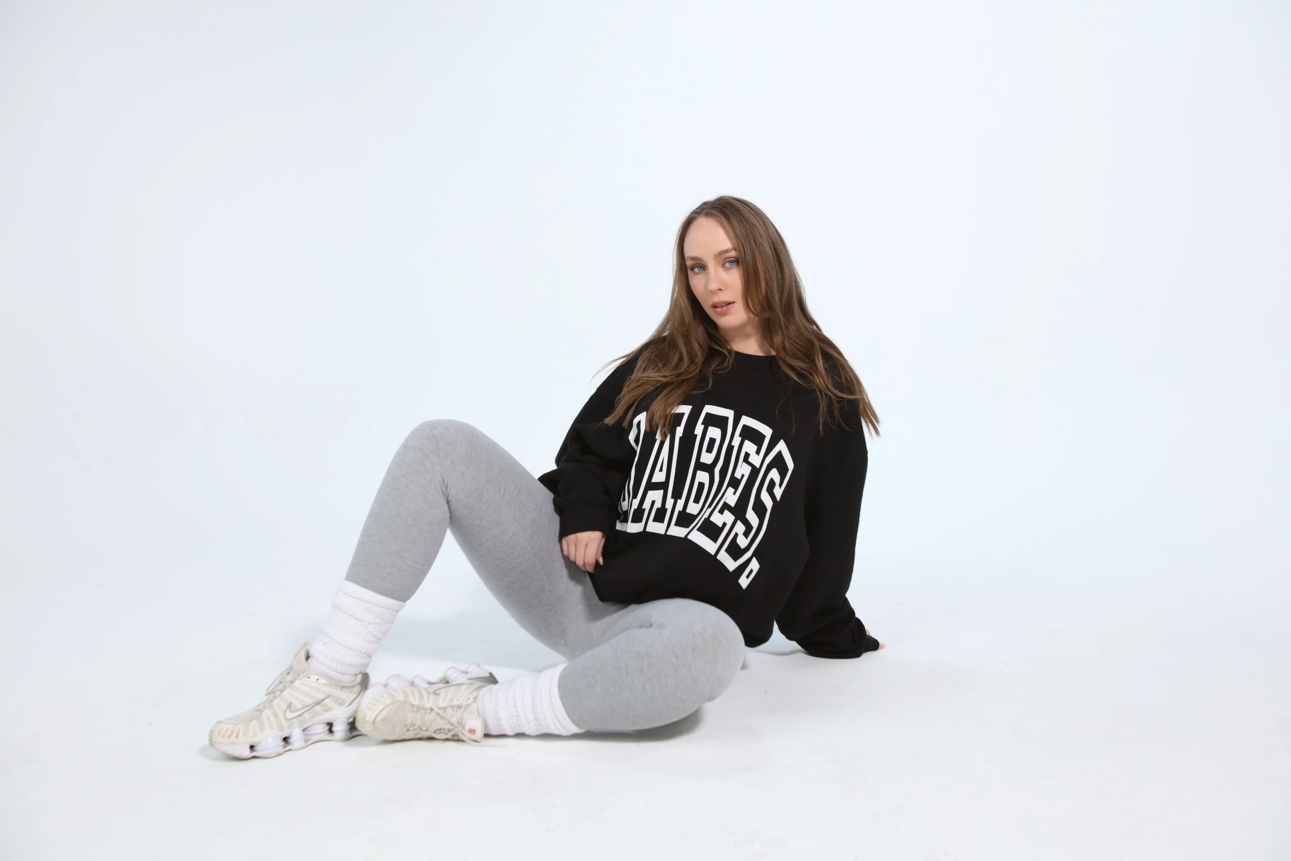 BABES Crewneck (black) - Image 4