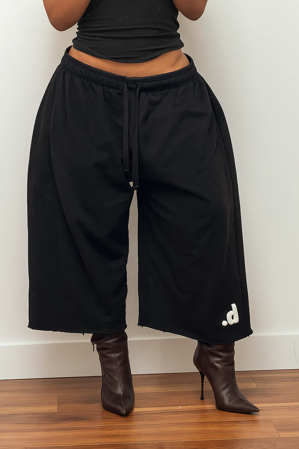 Cropped Sweat (black) - Image 4